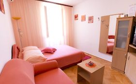 Apartment And Room Daria