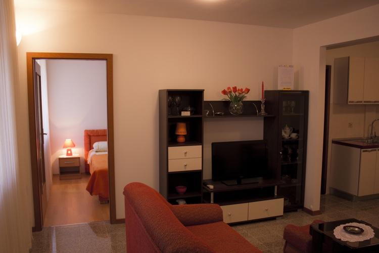 Apartment And Room Daria Vis Island Exterior photo