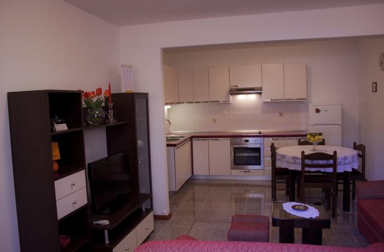 Apartment And Room Daria Vis Island Exterior photo